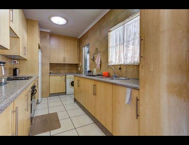 3 BEDROOM HOUSE FOR SALE IN VAN RIEBEECK PARK